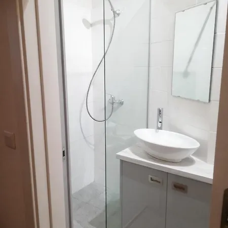 Comfortable In - 20 M² - Terrace * Funchal (Madeira)